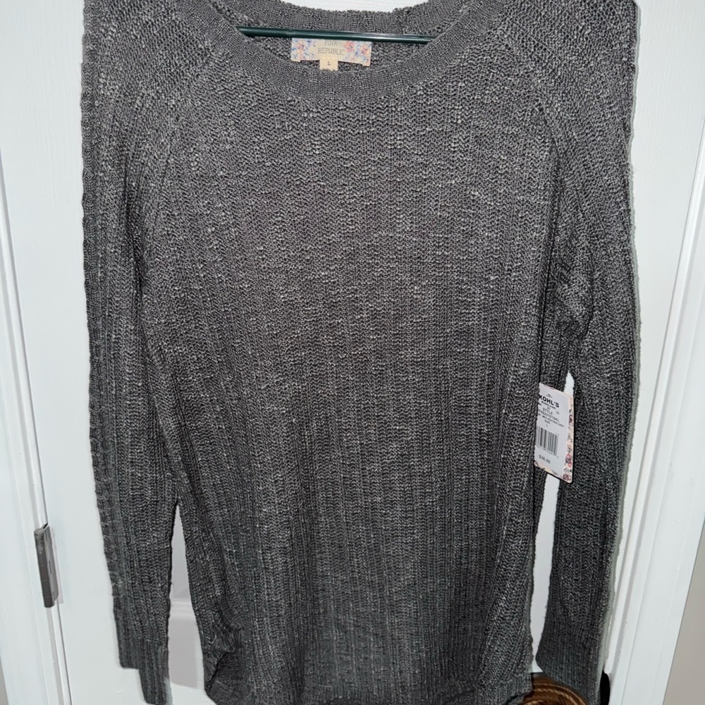 Kohl's Gray Crew Neck Sweater